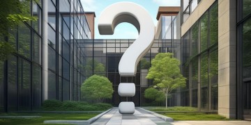 物业会查员工教育背景吗？